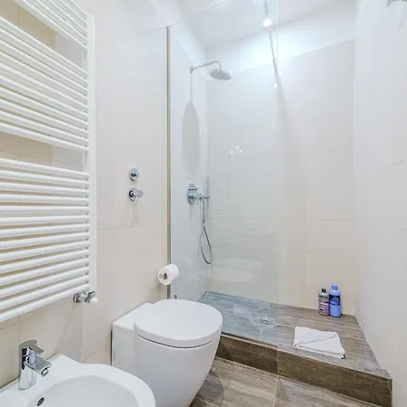 Andrea Flat - Near Metro & Wi-fi *