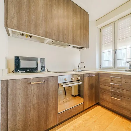 Andrea Flat - Near Metro & Wi-fi *
