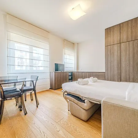 아파트 Andrea Flat - Near Metro & Wi-fi *